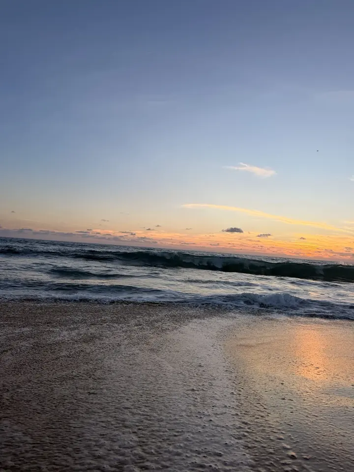 Playa de La Paz al anochecer